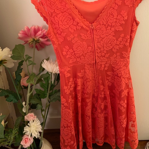 Coral dress - Picture 2 of 2